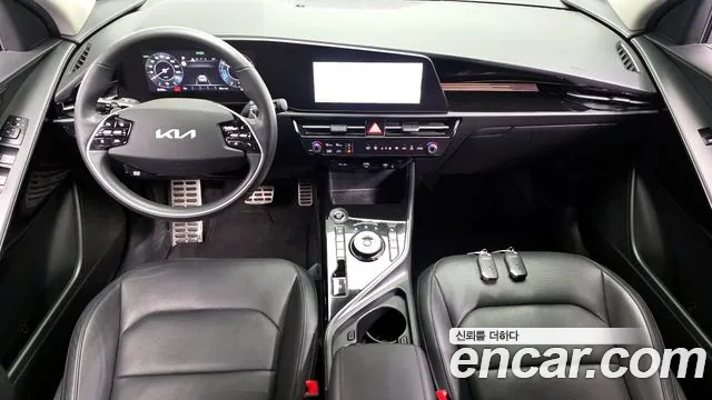 Kia Niro 2023 — фото 10