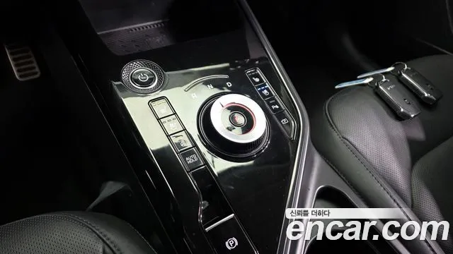 Kia Niro 2023 — фото 12