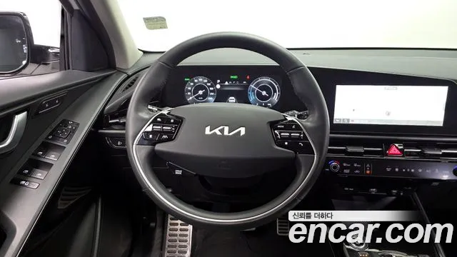 Kia Niro 2023 — фото 18