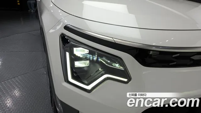 Kia Niro 2023 — фото 8
