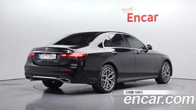 Mercedes-Benz E-Class 2022 — фото 2
