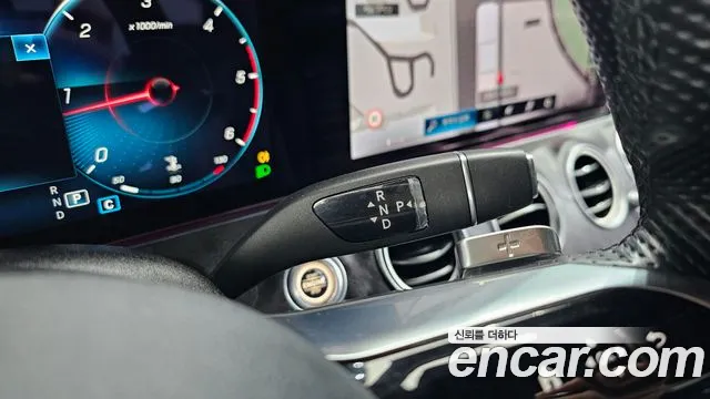 Mercedes-Benz E-Class 2022 — фото 12