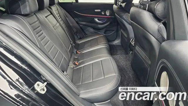 Mercedes-Benz E-Class 2022 — фото 16