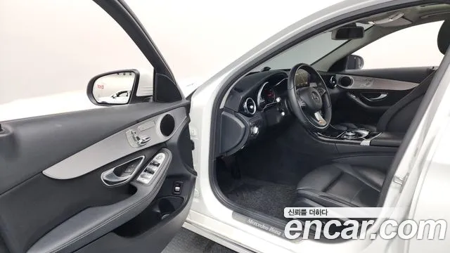 Mercedes-Benz C-Class 2018 — фото 13