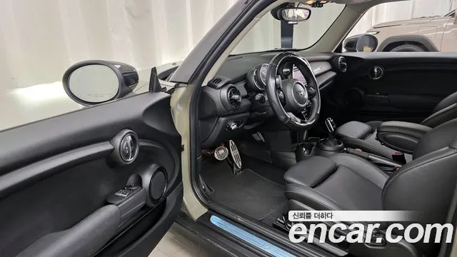 Mini Cooper 2020 — фото 13