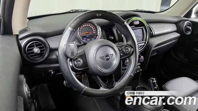 Mini Cooper 2020 — фото 19