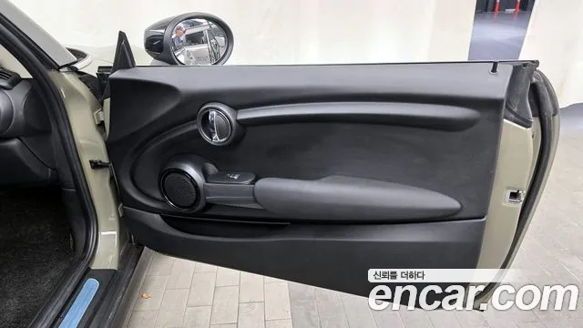 Mini Cooper 2020 — фото 15