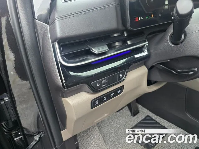Kia Canival 2025 — фото 12
