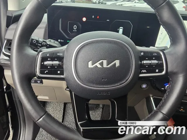 Kia Canival 2025 — фото 19