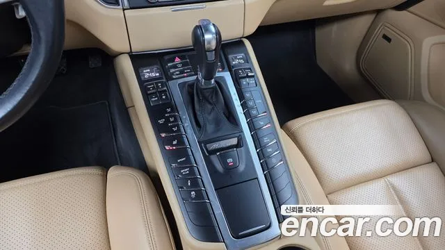 Porsche Macan 2018 — фото 9