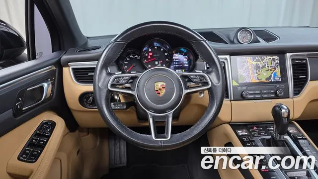 Porsche Macan 2018 — фото 13