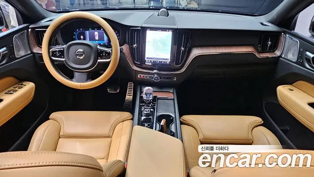 Volvo XC60 2024 — фото 10