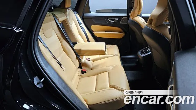 Volvo XC60 2024 — фото 18