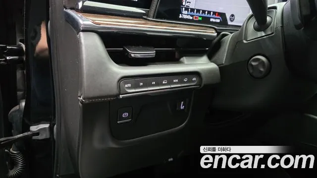 Cadillac Escalade 2022 — фото 14