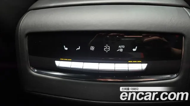 Cadillac Escalade 2022 — фото 18