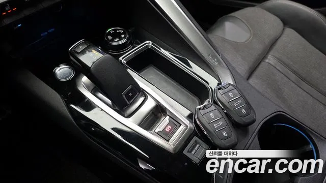 Peugeot 5008 2020 — фото 12