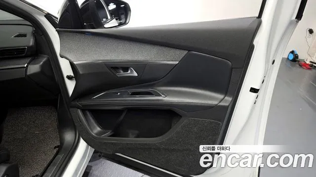 Peugeot 5008 2020 — фото 14