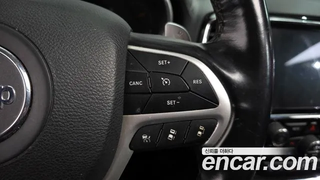 Jeep Cherokee 2019 — фото 17