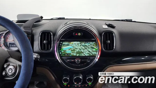 Mini Countryman 2018 — фото 18