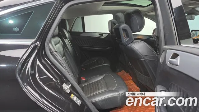 Mercedes-Benz GLE-Class 2017 — фото 11