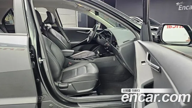 Kia Niro 2022 — фото 17