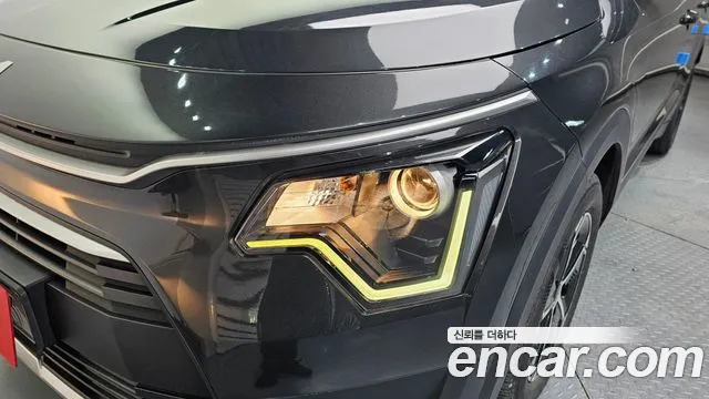 Kia Niro 2022 — фото 8