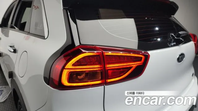 Kia Niro 2020 — фото 9
