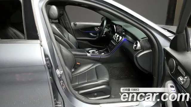 Mercedes-Benz C-Class 2019 — фото 17