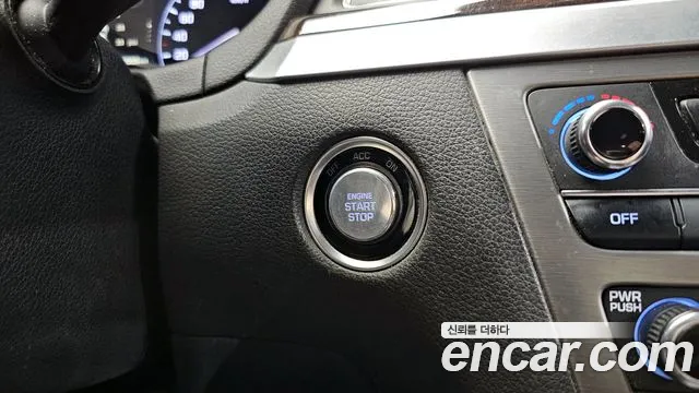 Hyundai Genesis 2014 — фото 17