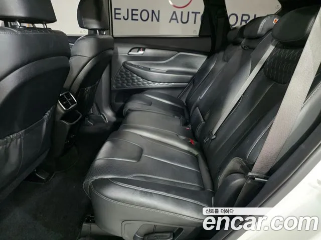 Hyundai Santafe 2019 — фото 18