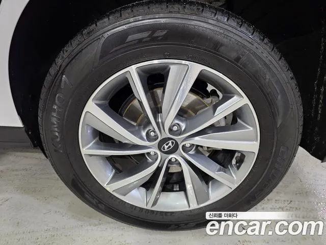Hyundai Santafe 2019 — фото 20