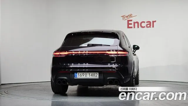 Porsche Macan 2022 — фото 3