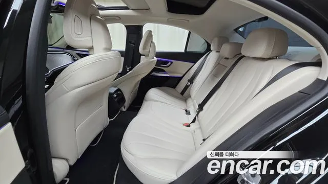 Mercedes-Benz E-Class 2025 — фото 16