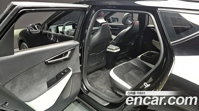 Kia EV6 2022 — фото 18