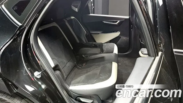 Kia EV6 2022 — фото 19