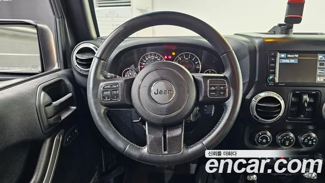 Jeep Wrangler 2016 — фото 13