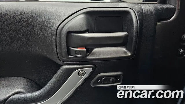 Jeep Wrangler 2016 — фото 16
