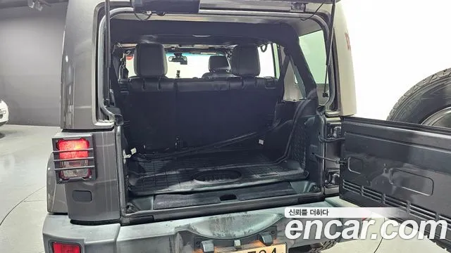 Jeep Wrangler 2016 — фото 20
