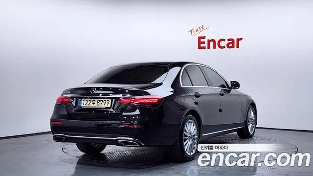 Mercedes-Benz E-Class 2022 — фото 2