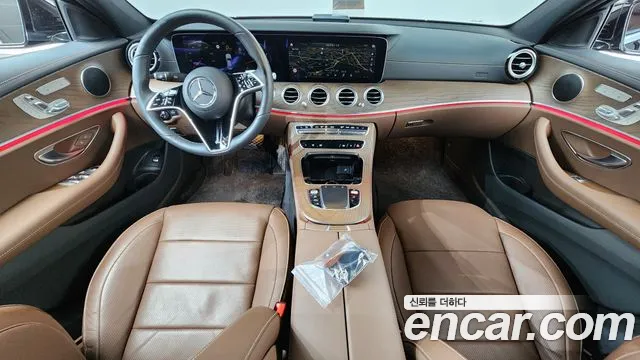Mercedes-Benz E-Class 2022 — фото 10