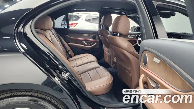 Mercedes-Benz E-Class 2022 — фото 17