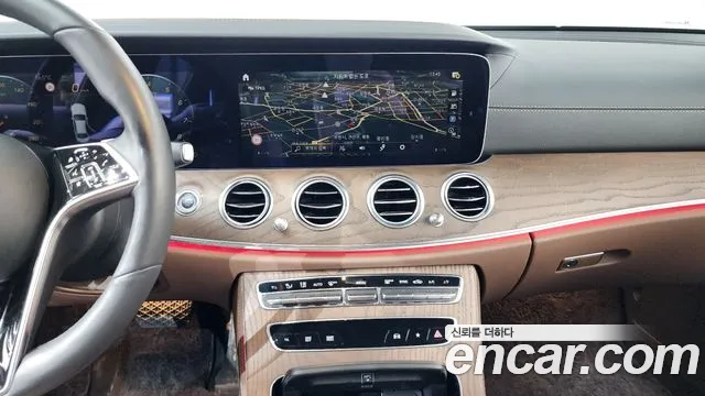 Mercedes-Benz E-Class 2022 — фото 18