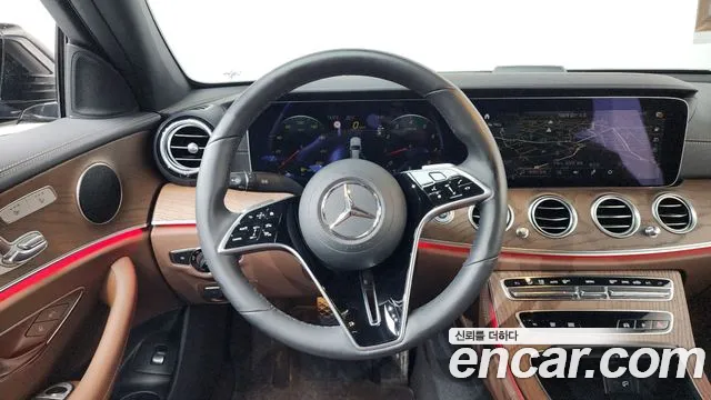 Mercedes-Benz E-Class 2022 — фото 19