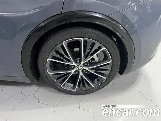 Toyota Prius 2025 — фото 18
