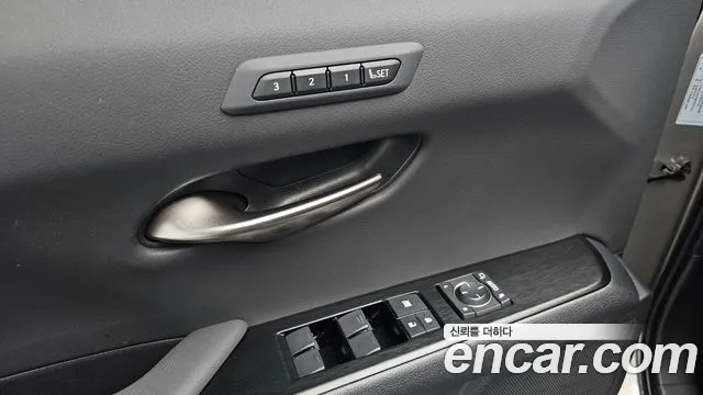 Lexus UX 2021 — фото 17