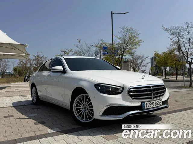 Mercedes-Benz E-Class 2021 — фото 20