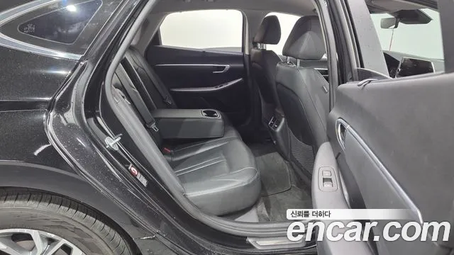 Hyundai Sonata 2020 — фото 18