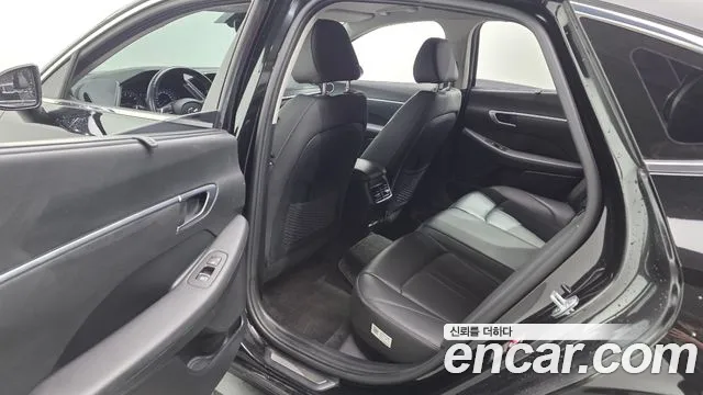 Hyundai Sonata 2020 — фото 16