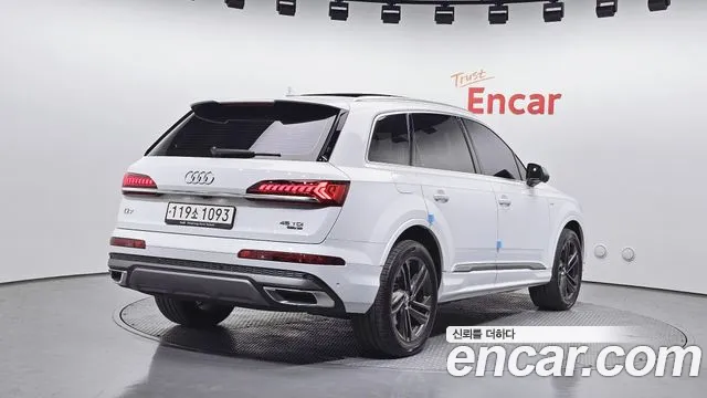 Audi Q7 2021 — фото 2
