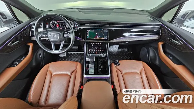 Audi Q7 2021 — фото 10
